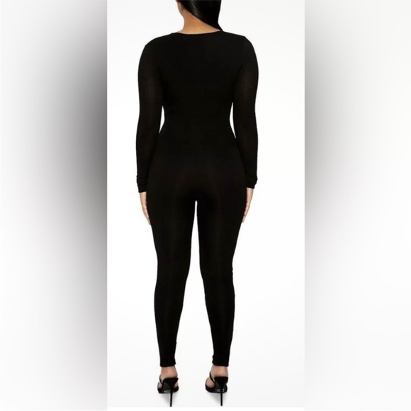 Black Long Sleeve Deep V neck Jumpsuit - Picture 2 of 4